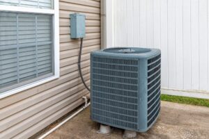 Low-Sound Outdoor Condenser Installation